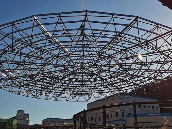 兴平螺栓球网架工程施工现场